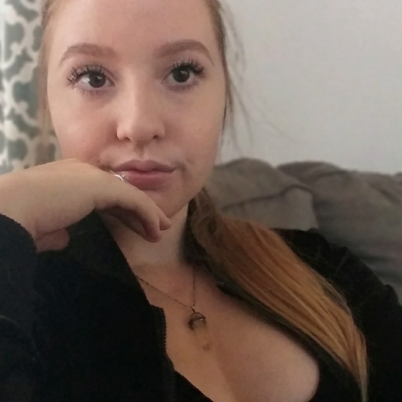 Meet your Posher, Sofia - Picture 1 of 1